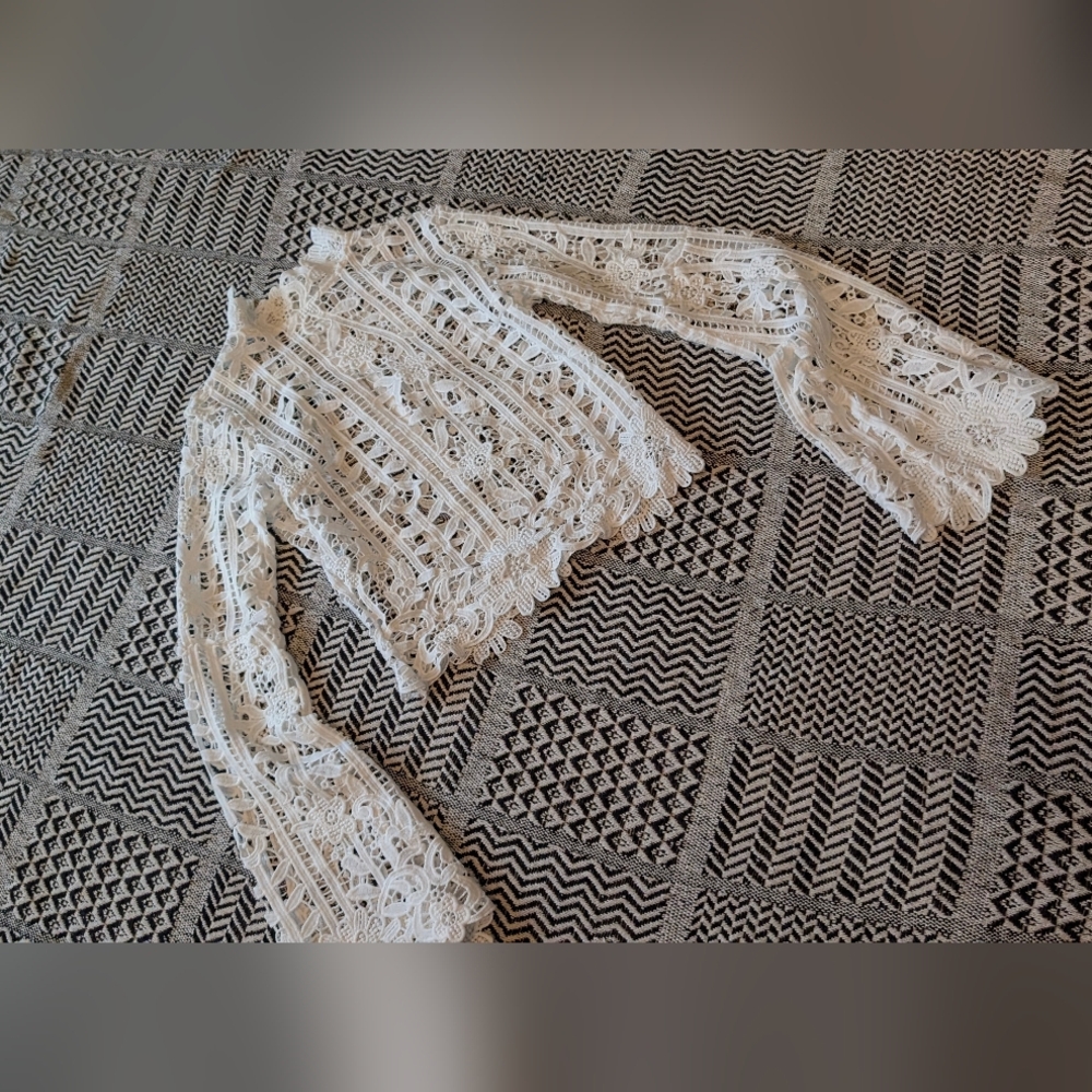 Hashttag Elegant White Lace Blouse